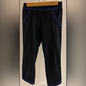 Adore Me Capri Leggings